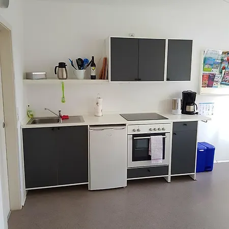 Bed & Kitchen *