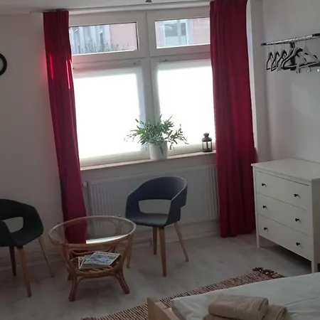 Bed & Kitchen *