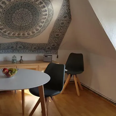 Bed & Kitchen